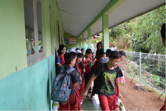 SDN Sukabirus Megamendung 12